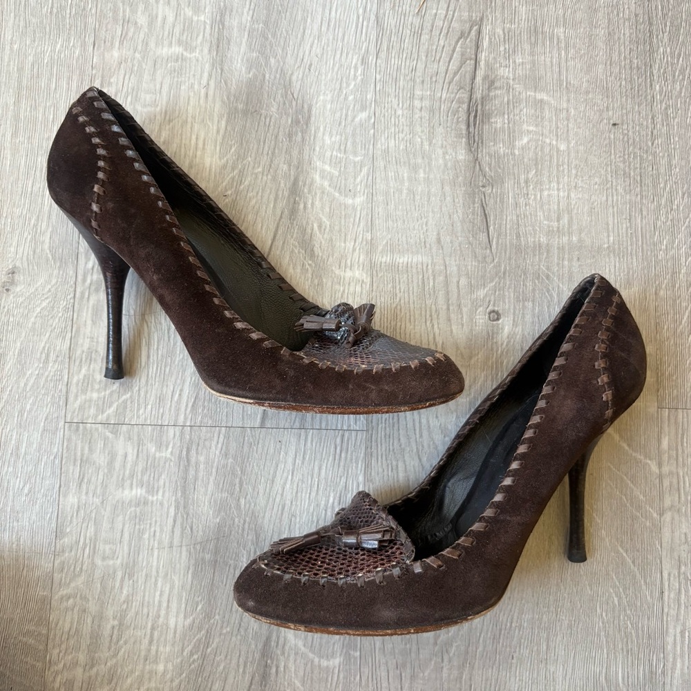 Women's Gucci Dark Brown Suede High Heel Pumps with Tassel Accent / COA US 9.5